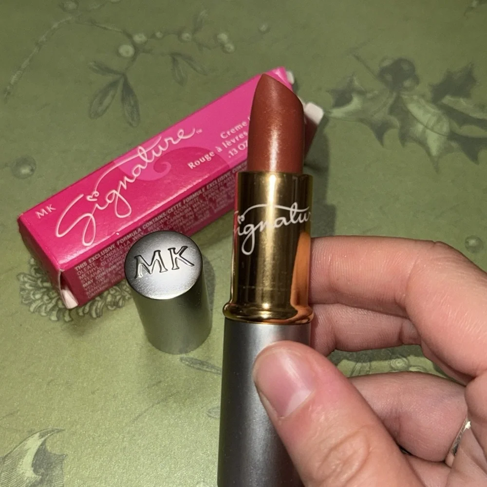 MARY KAY SIGNATURE CRÈME LIPSTICK SHADE CANTALOP BRAND NEW WITH BOX